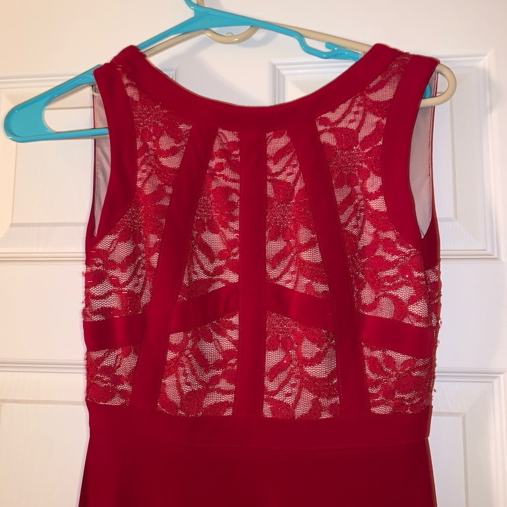 RED PROM DRESS - Picture 3 of 4
